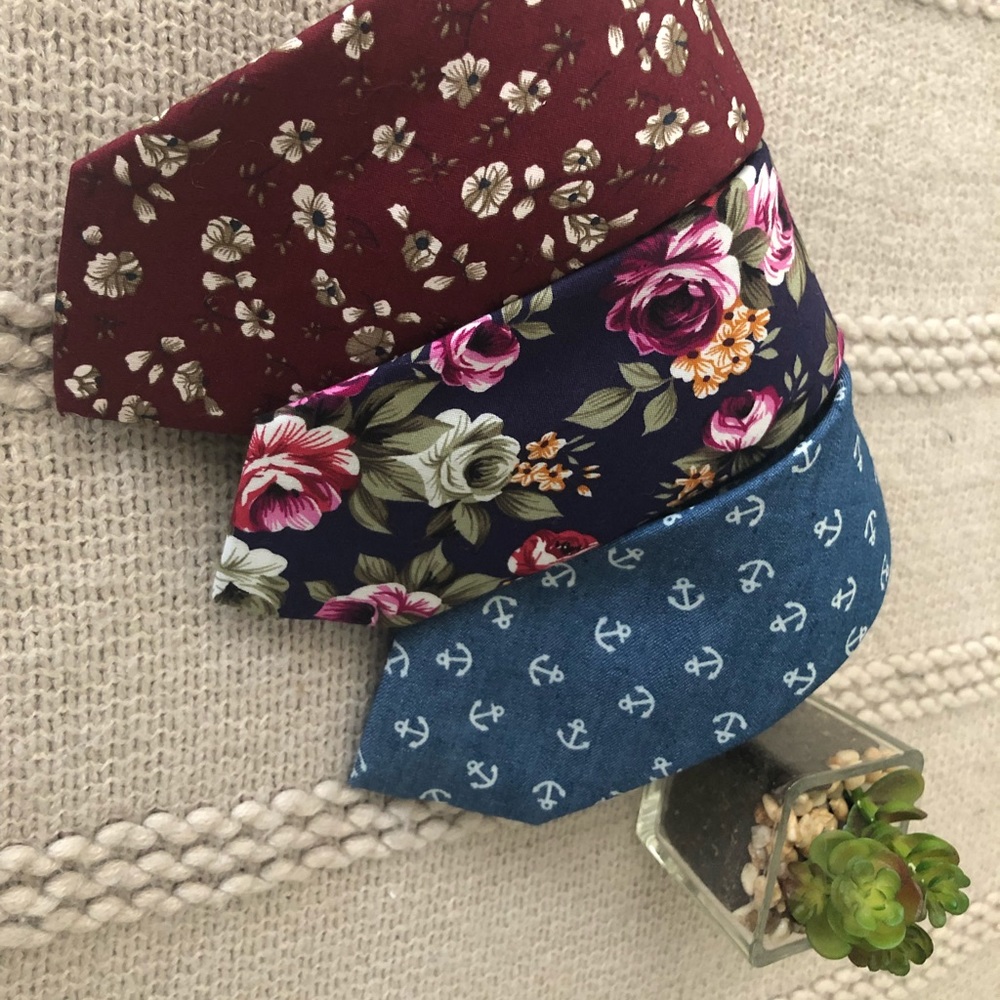 Floral skinny tie